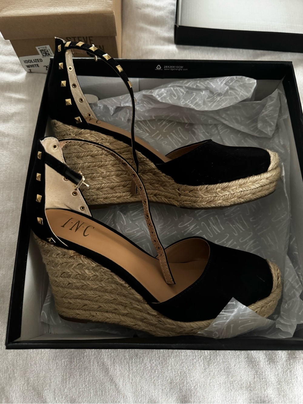 INC wedges